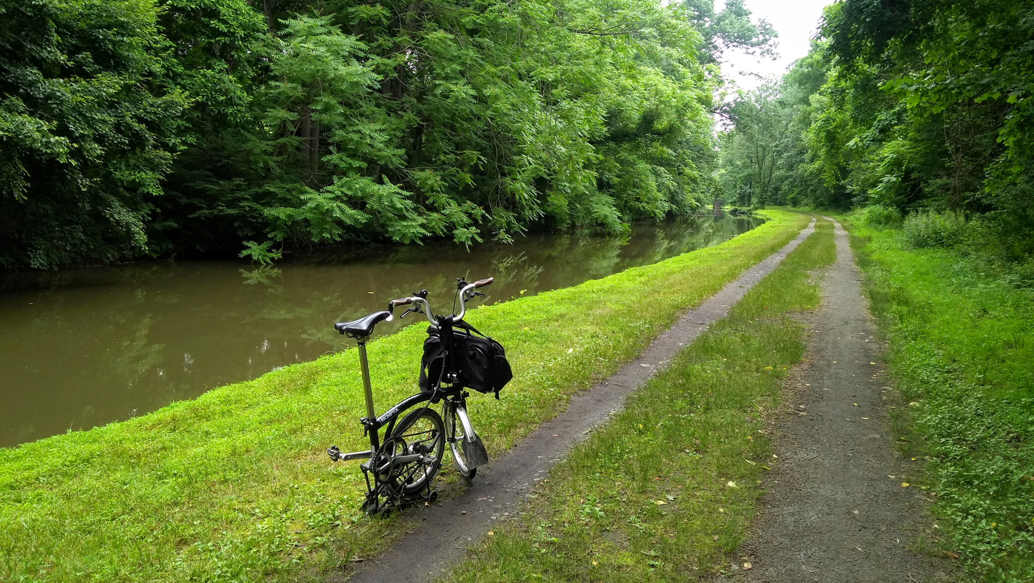 Ride along the Delaware & Raritan Canal Trail 